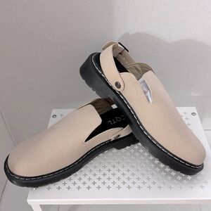 SCQTL Women’s Beige Slingback Clogs Mules Size 8.5 Closed Toe Adjustable Closure